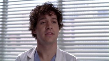 T.R. Knight nel ruolo di George nell'episodio 'Owner of a lonely heart' della serie Grey's Anatomy