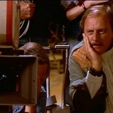 Dennis Franz in una scena di OMICIDIO A LUCI ROSSE