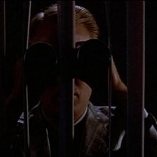 Gregg Henry in una scena di OMICIDIO A LUCI ROSSE