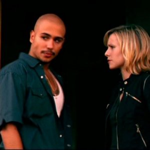 Francis Capra e Kristen Bell in una scena dell'episodio 'Questione di fiducia' della prima stagione di 'Veronica Mars'