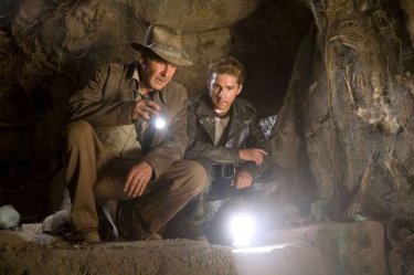 Harrison Ford e Shia Labeouf in una scena del film Indiana Jones e il regno del Teschio di cristallo (2008)