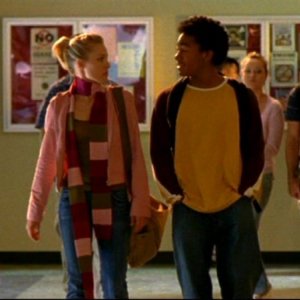 Kristen Bell e Percy Daggs III in una scena dell'episodio 'Un nuovo ragazzo ' della prima stagione di 'Veronica Mars'