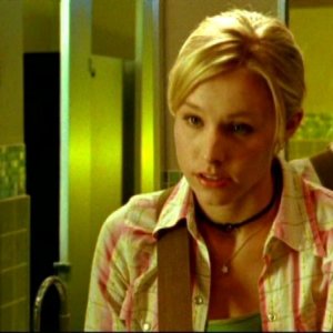 Kristen Bell in una sequenza dell'episodio 'Julia e John' della prima stagione di 'Veronica Mars'