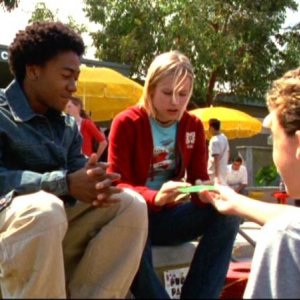 Percy Daggs III e Kristen Bell in una scena dell'episodio 'Julia e John' della prima stagione di 'Veronica Mars'