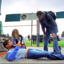 Teddy Dunn, Kristen Bell e Aaron Ashmore in una scena dell'episodio 'Julia e John' della prima stagione di 'Veronica Mars'