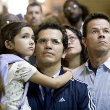 Ashlyn Sanchez John Leguizamo E Mark Wahlberg In Una Scena Del Film E Venne Il Giorno 59338