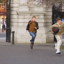 Il cantautore irlandese Glen Hansard in una sequenza del film Once