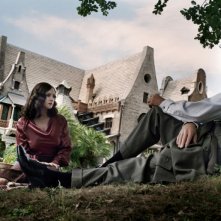 Monica Bellucci e Alessio Boni in una sequenza del dramma storico Sangue pazzo