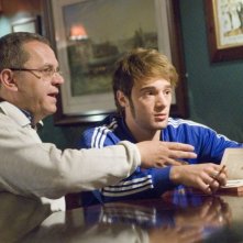 Il regista Luca Biglione e Ludovico Fremont sul set del film Ultimi della classe