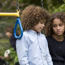 Micah Berry e Alexis Llewellyn in una scena del film Noi due sconosciuti