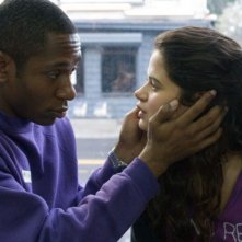 Mos Def e Melonie Diaz in una scena del film Be Kind Rewind
