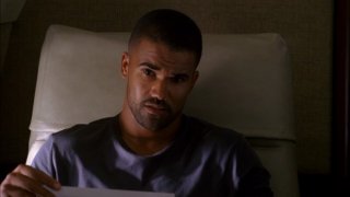 Shemar Moore, nel ruolo dell'agente Derek Morgan, specializzato in crimini ossessivi, nell'episodio 'Plain Sight' della serie Criminal Minds