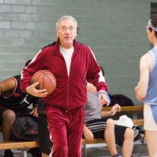 Sydney Pollack in una scena del film Un amore di testimone