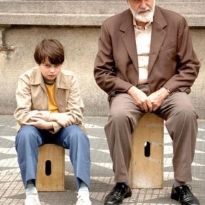 Michel Joelsas e Germano Haiut in una scena del film L'anno in cui i miei genitori andarono in vacanza