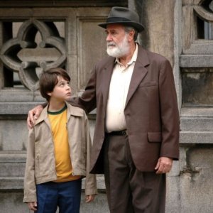 Michel Joelsas e Germano Haiut in una scena del film L'anno in cui i miei genitori andarono in vacanza