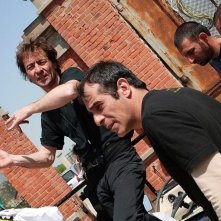 Il regista Enrico Pitzianti sul set del film Tutto torna