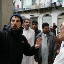 Il regista Francesco Munzi sul set del film Il resto della notte