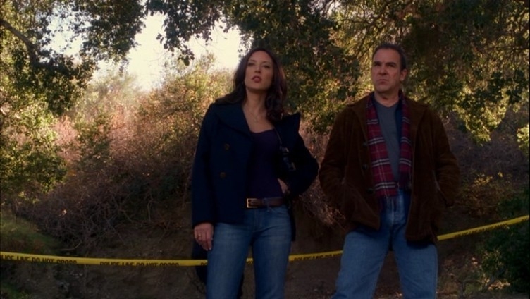 Mandy Patinkin E Lola Glaudini Sulla Scena Di Un Crimine Nella Serie Criminal Minds Episodio The Popular Kids 59968