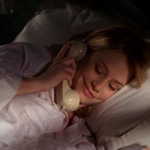 Meredith Monroe nel ruolo della moglie di Hotch, Haley, nell'episodio 'Broken Mirror' della serie Criminal Minds