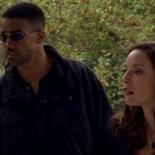 Shemar Moore e Lola Glaudini nella serie Criminal Minds, episodio: The Popular Kids