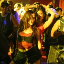 Zulay Henao e Melonie Diaz in una scena del film Feel the Noise - A tutto volume