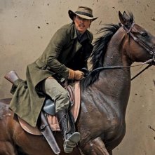 Jung Woo-Sung in una scena del film The Good, the Bad, the Weird 