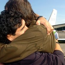 Un abbraccio tra Maradona e Kusturica nel documentario Maradona by Kusturica