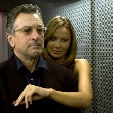 Robert De Niro e Moon Bloodgood in una scena del film What Just Happened?