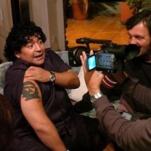 Diego Armando Maradona e il regista Emir Kusturica in una scena del documentario Maradona by Kusturica