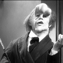 Il sogno di una vita normale nell'espressione di John Hurt, l'Uomo Elefante, in The Elephant Man