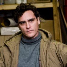 Joaquin Phoenix in una sequenza del film film Two Lovers