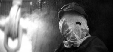 John Hurt dietro la maschera dell'Uomo Elefante in The Elephant Man