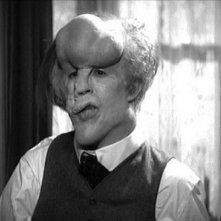 John Hurt in una scena di The Elephant Man