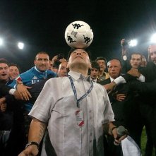 Maradona (al centro) in una sequenza del documentario Maradona by Kusturica