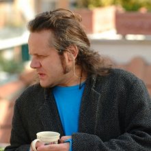 Claudio Serughetti in una scena del film Il nostro messia