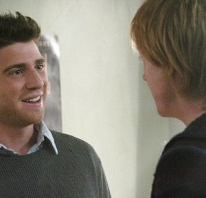 Bryan Greenberg e Jay Paulson nel pilot di October Road