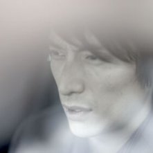 Gael Garcia Bernal in una scena del dramma Blindness - Cecità 