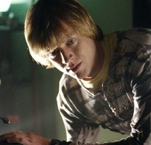 Jay Paulson nell'episodio 'How to Kiss Hello' di October Road