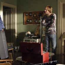 Larry Udy, Jay Paulson e Lindy Booth nell'episodio 'How to Kiss Hello' di October Road