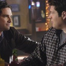 Warren Christie e Brad William Henke nell'episodio 'Best Friend Windows' di October Road