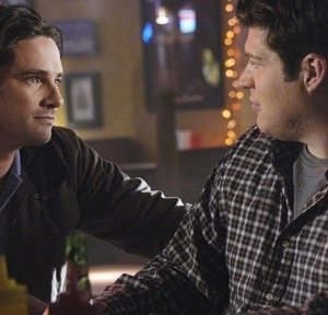 Warren Christie e Brad William Henke nell'episodio 'Best Friend Windows' di October Road