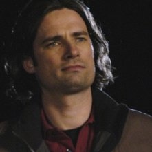 Warren Christie nell'episodio 'Forever Until Now' di October Road