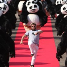 Cannes 2008 L Irresistibile Jack Black Presenta Il Film D Animazione Kung Fu Panda Affiancato Da 40 Sosia Di Po Il Personaggio Del Film Da Lui Doppiato 60756