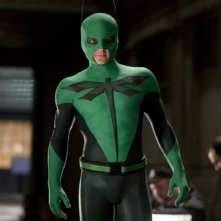 Drake Bell nei panni di Dragonfly, l'eroe verde del film Superhero Movie