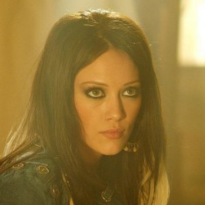 Hilary Duff in una sequenza del film War, Inc.