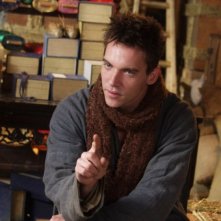 Jonathan Rhys Meyers in una scena del dramma The Children of Huang Shi