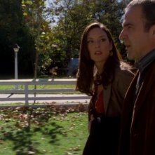 Lola Glaudini e Mandy Patinkin in una sequenza dell'episodio 'What Fresh Hell?' della serie Criminal Minds