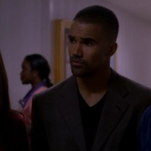 Lola Glaudini, Shemar Moore e Mandy Patinkin nell'episodio 'Poison' della serie Criminal Minds, in questa puntata il team indaga su un avvelenamento di massa.