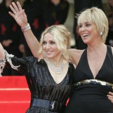 Glamour Sul Red Carpet Al Festival Di Cannes Con Madonna E Sharon Stone La Cantante Ha Presentato Il Documentario I Am Because We Are 61115
