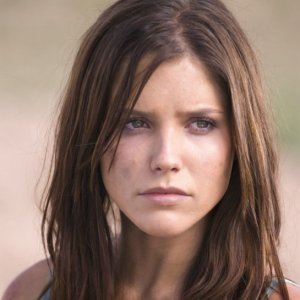 Sophia Bush in una scena di The Hitcher